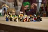 LEGO Icons Medieval Town Square (10332) (14)