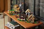 LEGO Icons Medieval Town Square (10332) (17)