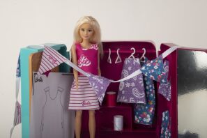 Barbie Crafting Wardrobe With Doll (BRB-4865-FO)