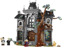 LEGO® Icons Mayor Manor (11383)