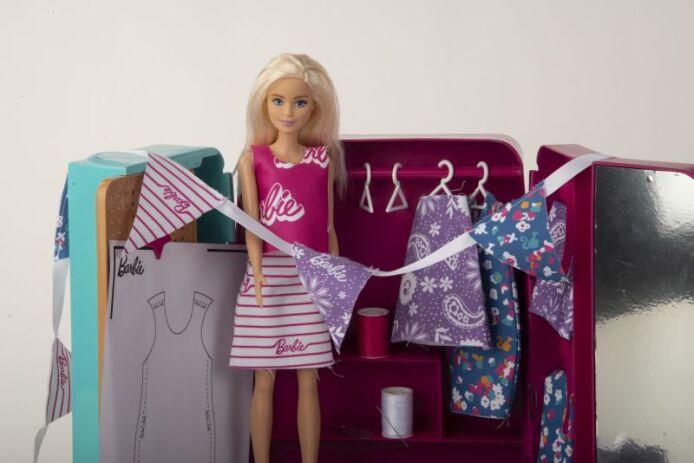 Barbie Crafting Wardrobe With Doll (BRB-4865-FO) (1)