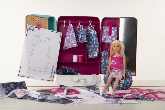 Barbie Crafting Wardrobe With Doll (BRB-4865-FO) (3)