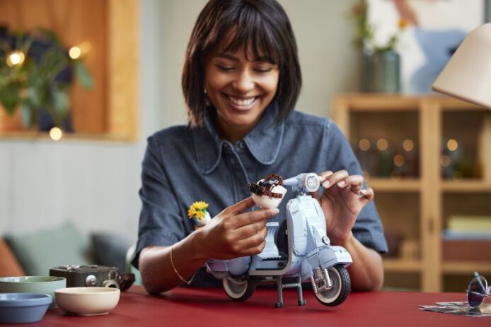 LEGO Icons Vespa 125 (10298) (2)