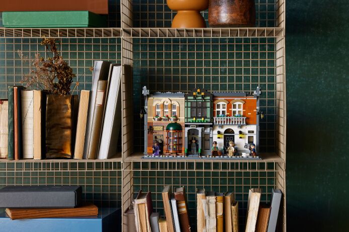 LEGO Icons Sherlock Holmes: Book Nook (10351) (13)