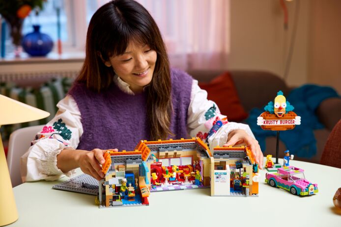 LEGO Icons The Simpons: Krusty Burger (10352) (14)