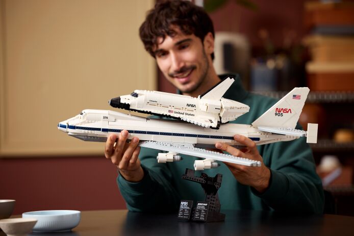 LEGO Icons Shuttle Carrier Aircraft (10360) (14)