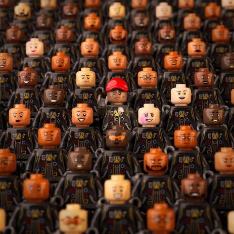 LEGO Icons Over The Moon With Pharrell Williams (10391) (4)