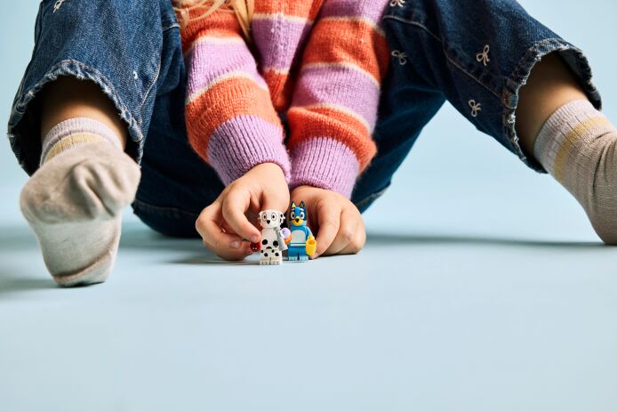 LEGO Bluey Playground Fun With Bluey & Chloe (11201) (6)