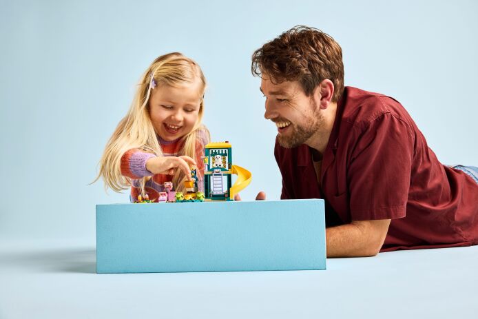 LEGO Bluey Playground Fun With Bluey & Chloe (11201) (8)