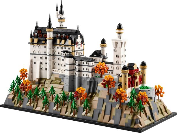 LEGO Architecture Neuschwanstein Castle (21063) (1)