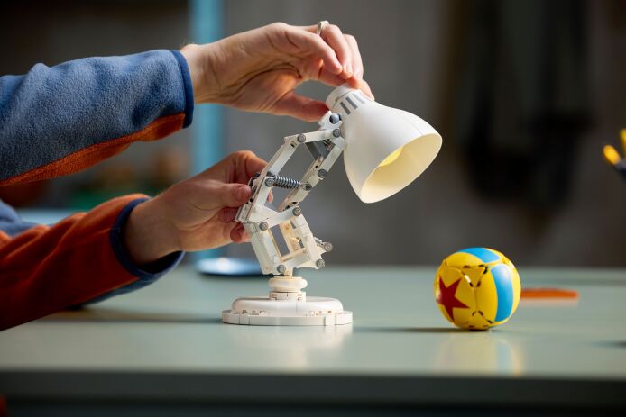 LEGO Ideas Disney Luxo JR. (21357) (10)