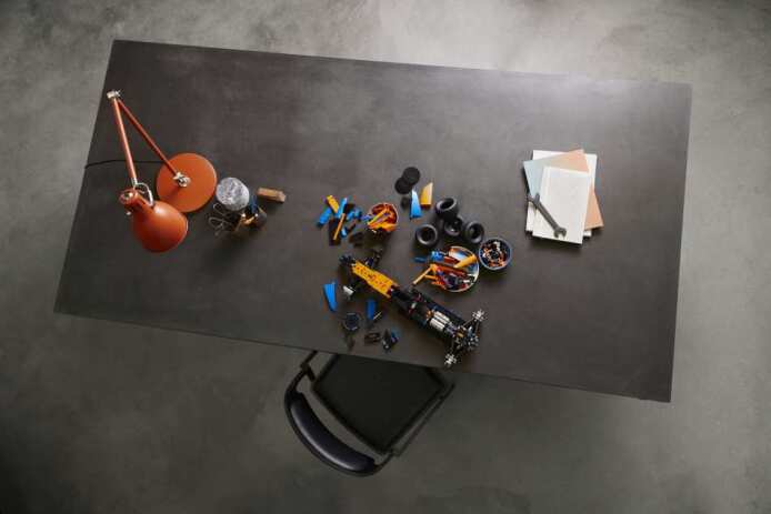 LEGO Technic McLaren Formula 1 Race Car (42141) (4)