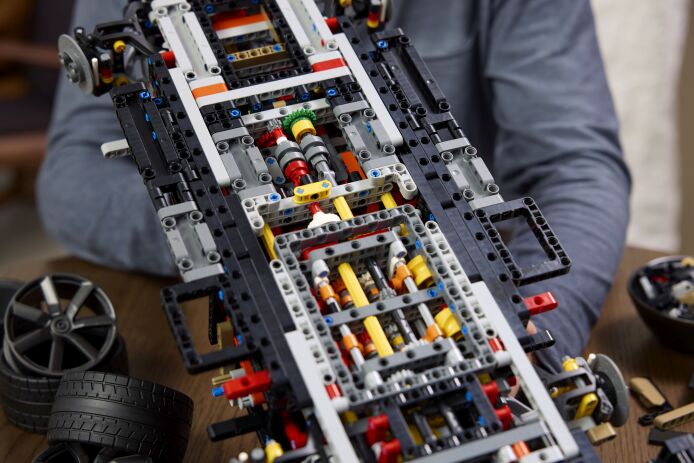 LEGO® Technic Koenigsegg Sadair's Spear Megacar (42232) (4)