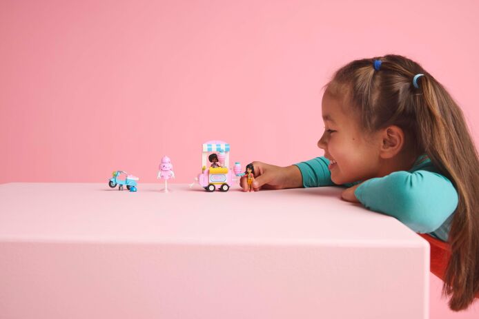 LEGO Friends Cotton Candy Stand & Scooter (42643) (7)