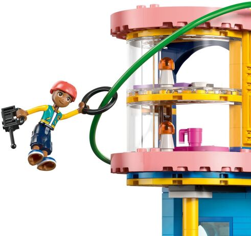 LEGO® Friends Heartlake City Friends Club House (42689) (3)