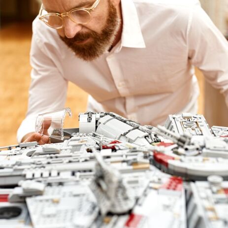 LEGO Star Wars UCS Millennium Falcon (75192) (4)