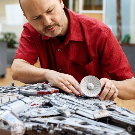 LEGO Star Wars UCS Millennium Falcon (75192) (6)