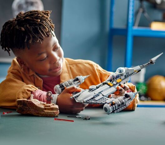 LEGO Star Wars The Mandalorian's N-1 Starfighter (75325) (9)