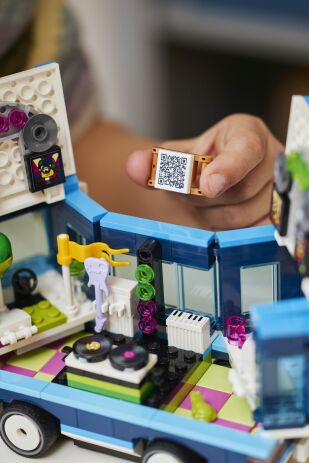 LEGO Minions Music Party Bus (75581) (7)