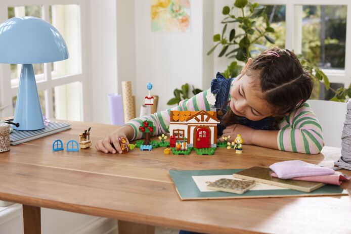 LEGO Animal Crossing Isabelle's House Visit (77049) (6)