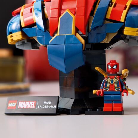 LEGO Super Heroes Iron Spider-Man Bust (76326) (4)