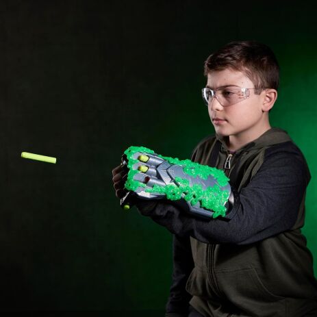 Avengers MV5 Role Play Gauntlet (G2649) (4)