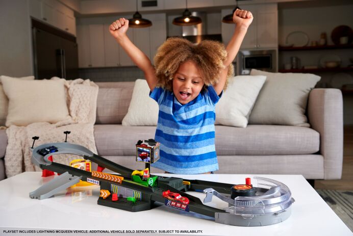 Cars Αυτοκινητόδρομος Piston Cup Action Speedway (HPD81) (9)