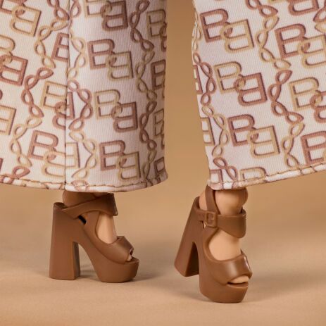 Barbie Basics-Ξανθιά (JJX26) (4)