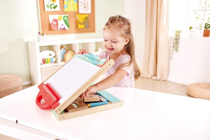 Λαμπάδα Hape Early Explorer Ξύλινος Πίνακας Store & Go Easel (E1062A) (2)