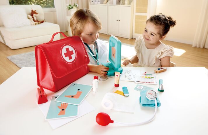 Hape Role Play Little Doctor's Medical Set (E3228A) (3)