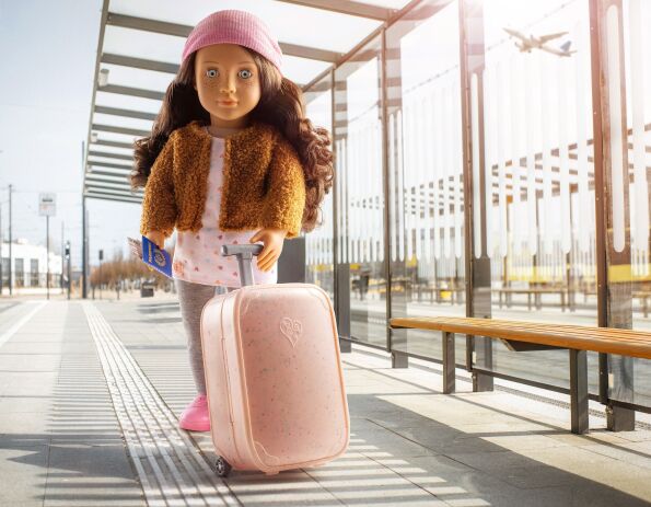 Our Generation Κούκλα Lisandra Traveler (BD31445Z) (5)