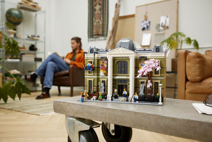 LEGO Icons Natural History Museum (10326) (12)