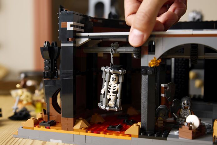 LEGO Icons Lord Of The Rings: Barad-Dur (10333) (10)