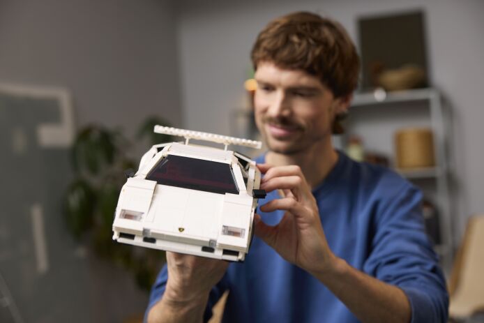 LEGO® Icons Lamborghini Countach 5000 Quattrovalvole (10337) (9)