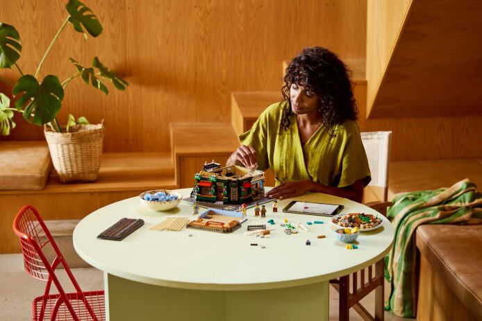 LEGO® Icons Tudor Corner (10350) (9)