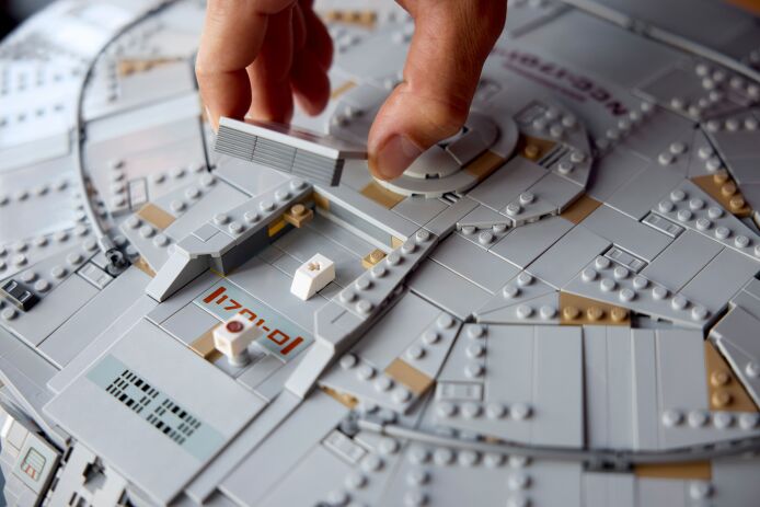 LEGO® Icons Star Trek: USS Enterprise NCC 1701-D (10356) (8)