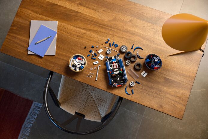 LEGO® Icons Shelby Cobra 427 S/C (10357) (7)