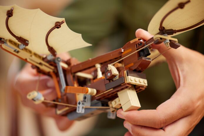 LEGO® Icons Leonardo Da Vinci's Flying Machine (10363) (8)