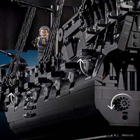 LEGO® Icons Captain Sparrow's Pirate Ship (10365) (2)