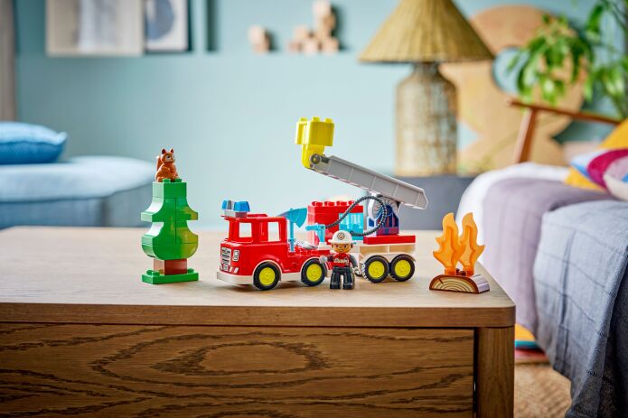 LEGO® Duplo Fire Truck With Hose And Firefighter (10473) (8)