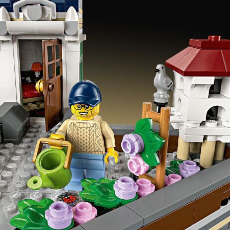 LEGO Icons Shopping Street (11371) (5)