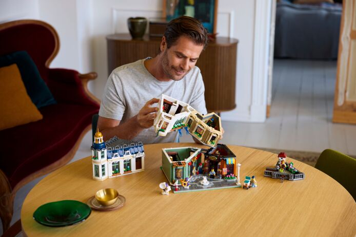 LEGO Icons Shopping Street (11371) (9)