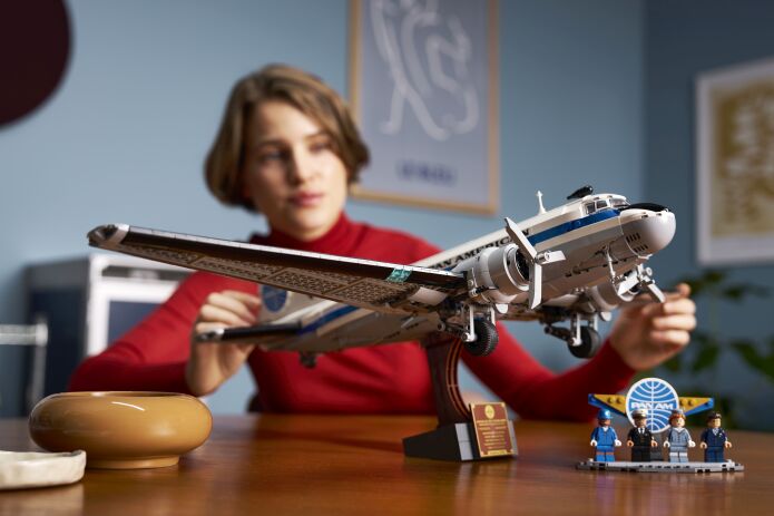 LEGO® Icons Douglas DC3 Panam Airliner (11378) (10)