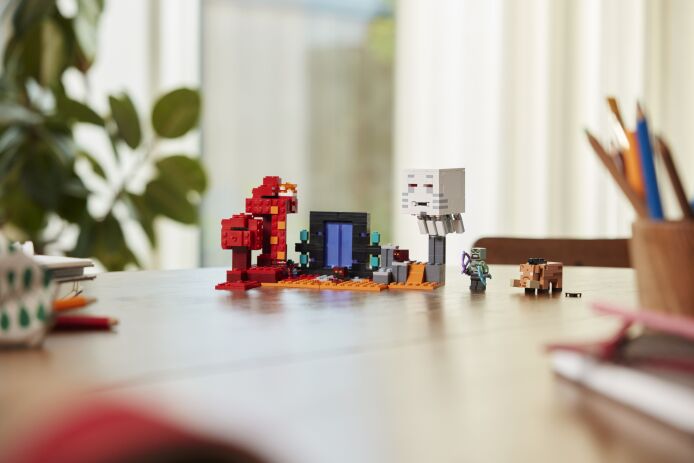 LEGO Minecraft The Nether Portal Ambush (21255) (7)