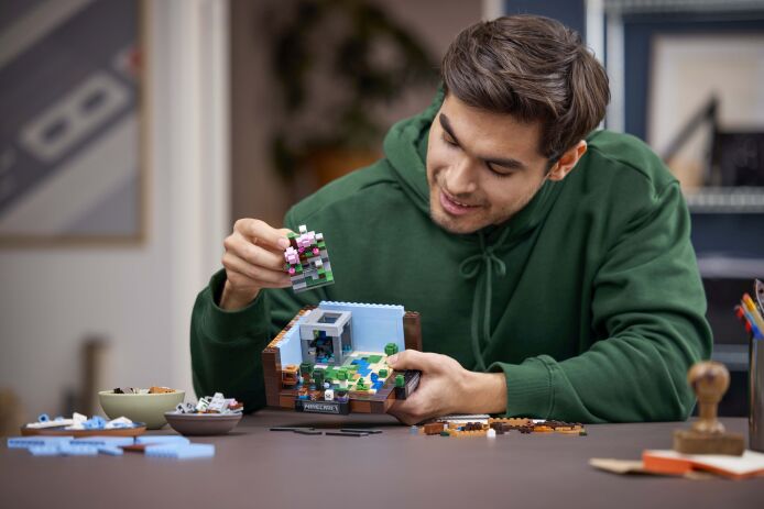 LEGO Minecraft The Crafting Table (21265) (5)