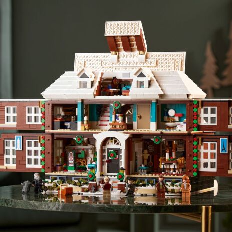 LEGO Ideas Home Alone (21330) (2)
