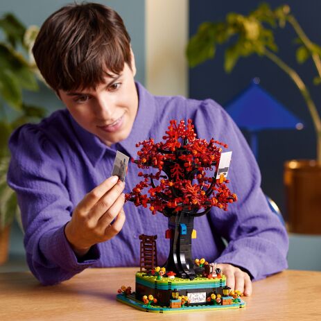 LEGO Ideas Family Tree (21346) (10)
