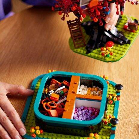 LEGO Ideas Family Tree (21346) (6)