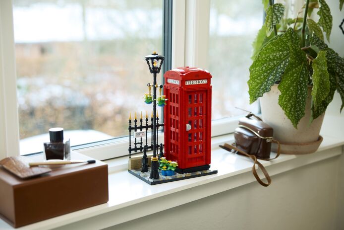 LEGO® Ideas Red London Telephone Box (21347) (10)