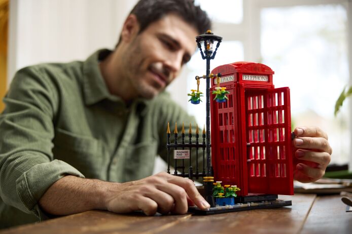 LEGO® Ideas Red London Telephone Box (21347) (9)